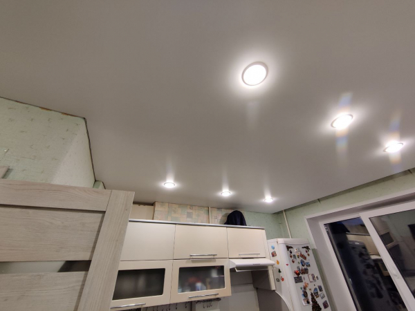 Стоимость потолка для детской 14 м²